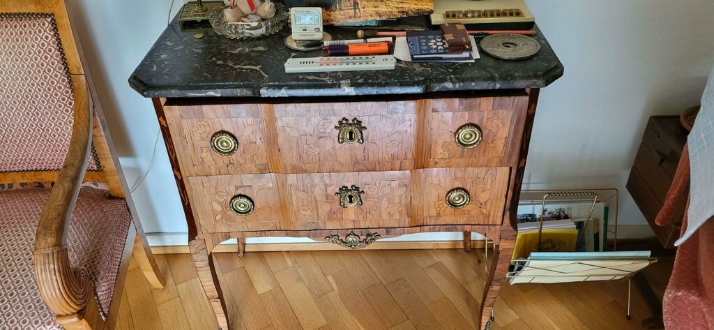 brocanteur 25 : vos meubles en marqueterie à besançon